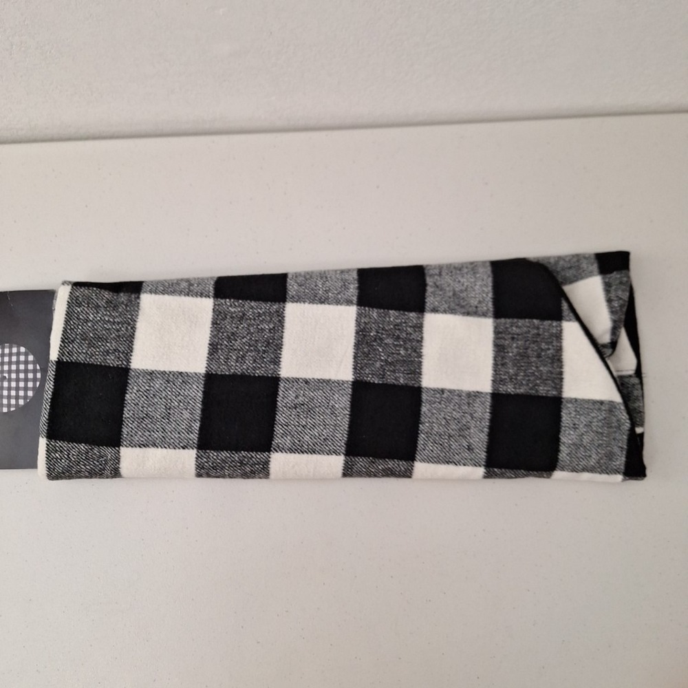 The Christmas Shoppe Tree Skirt Black and White‎ Buffalo Plaid 48"  NEW - Picture 9 of 9